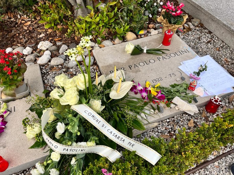 La tomba di Pier Paolo Pasolini presso il cimitero di Casarsa della Delizia